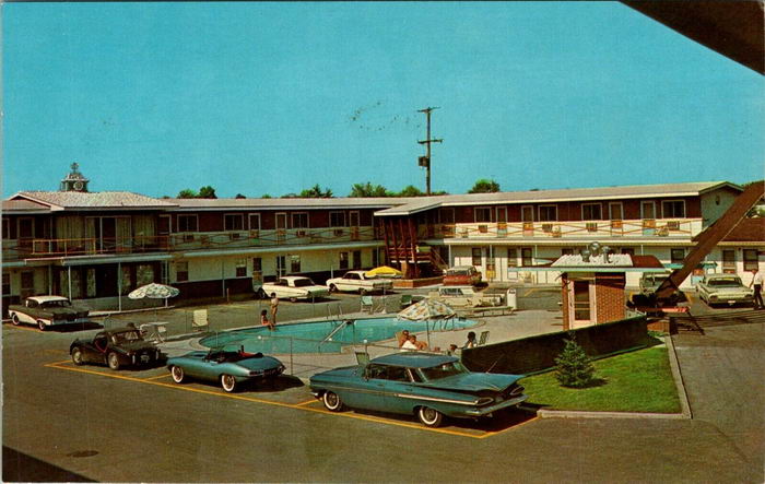 Gate-Way Motel (Gateway Motel)